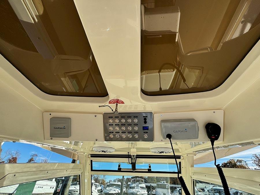 Garmin displays, switch panel and VHF under the hardtop